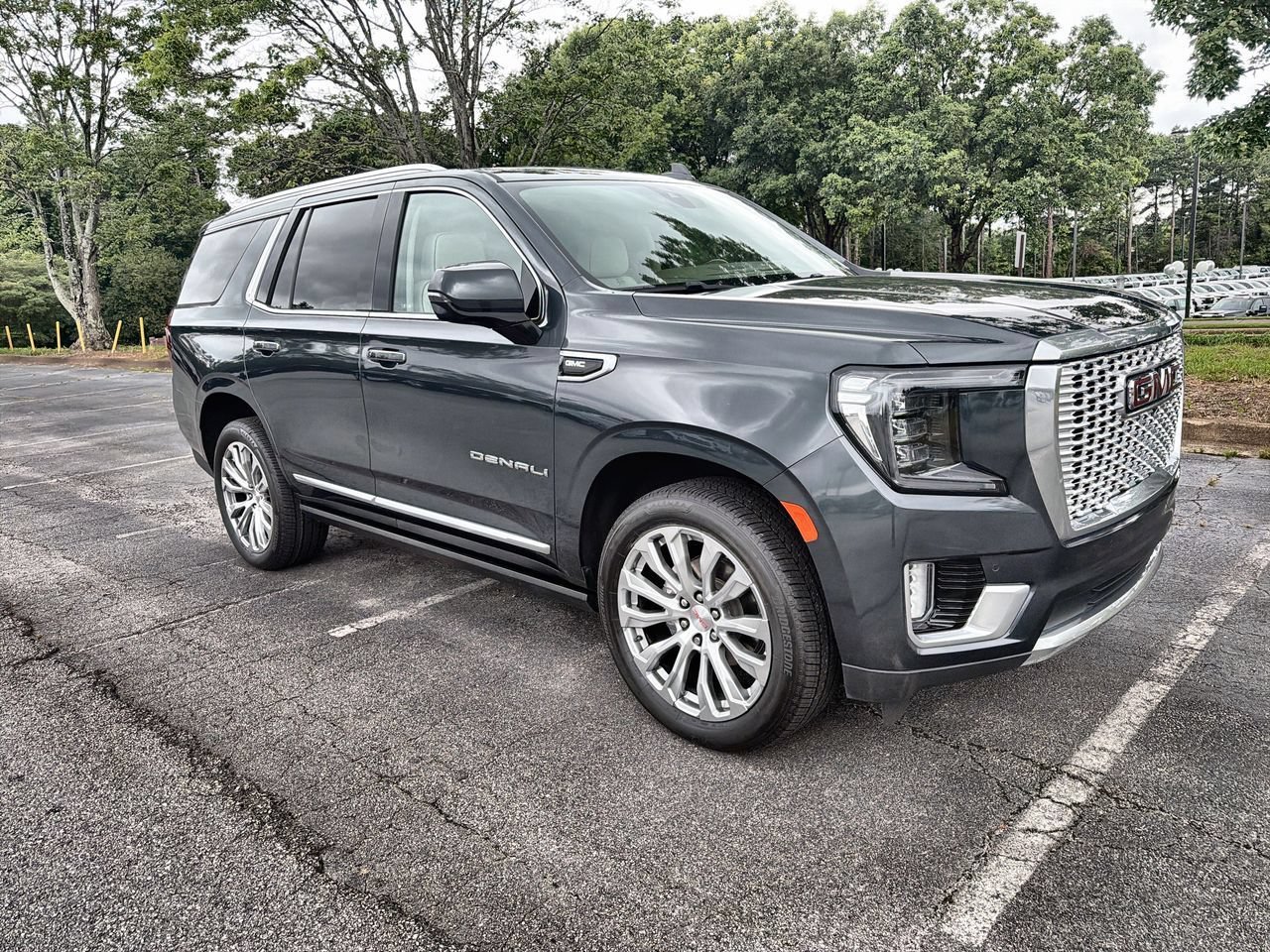 Used 2022 Hunter Metallic GMC Denali image 2