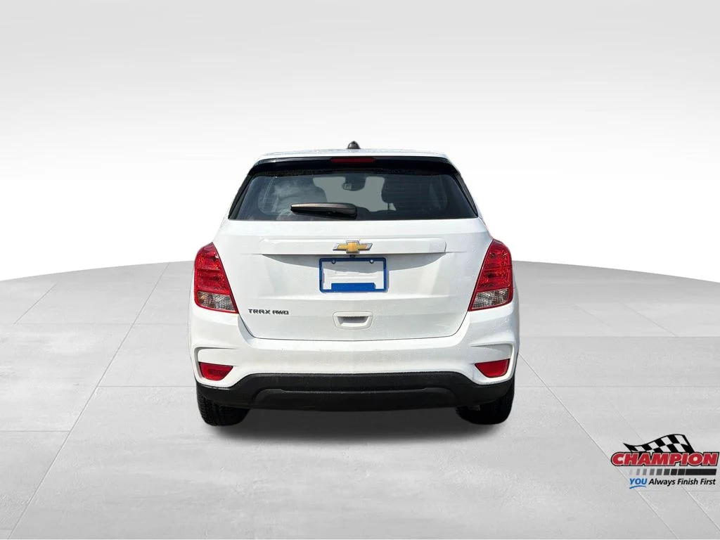 Used 2018 White Chevrolet LS image 4