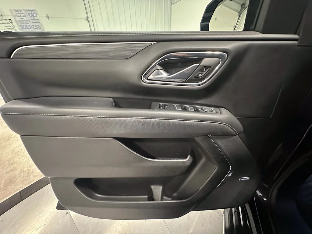Used 2023 TITANIUM RUSH METALLIC GMC SLT image 25