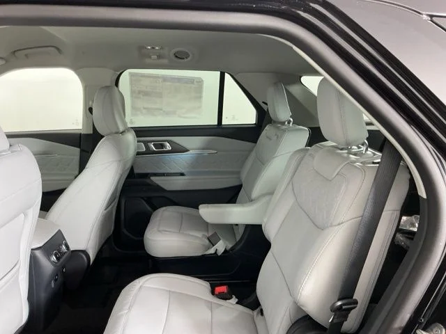New 2026 Agate Black Metallic Ford Platinum image 30