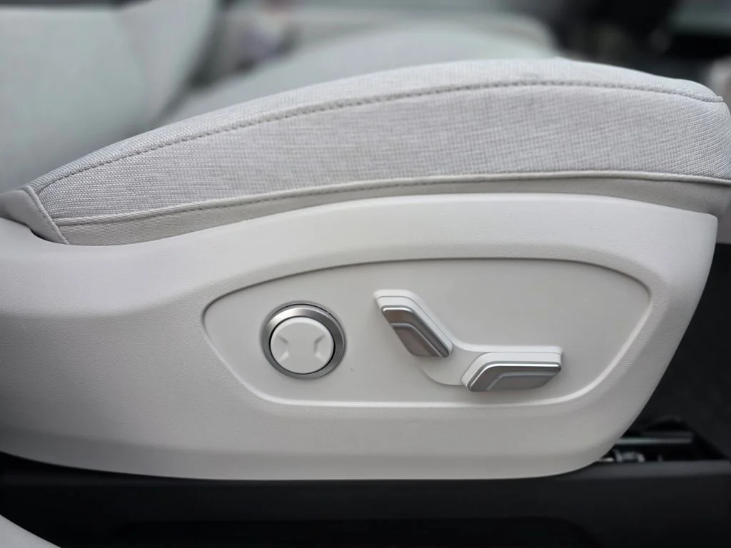 New 2026 Cyber Gray Hyundai SE image 12