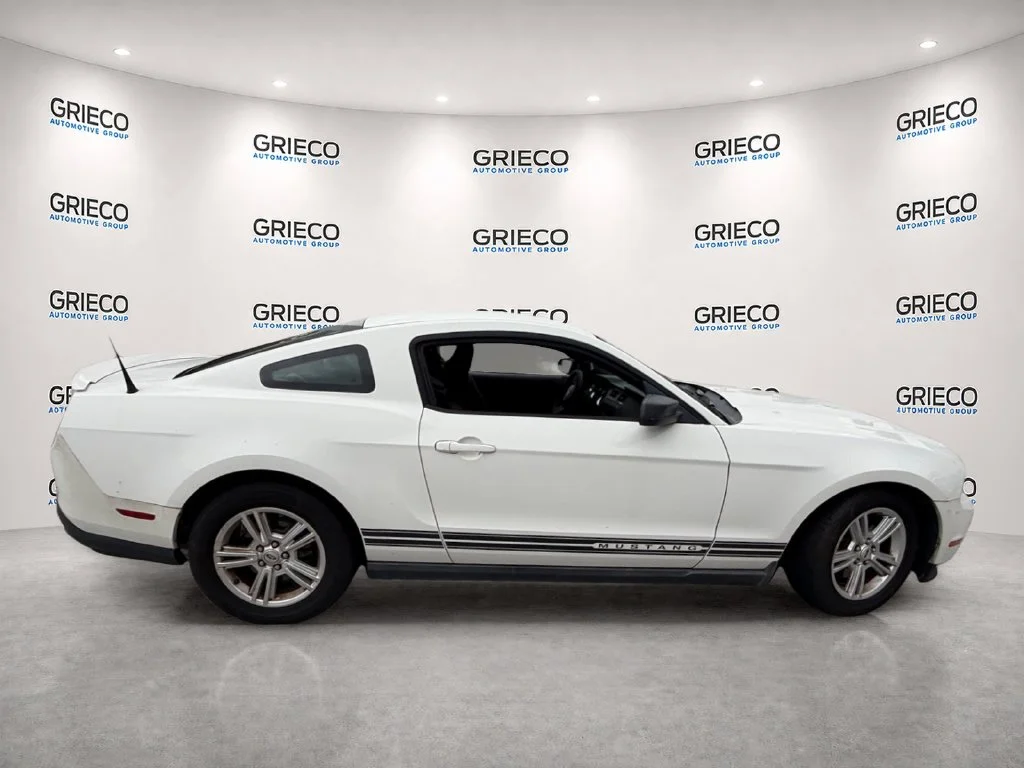 Used 2011 White Ford V6 image 8