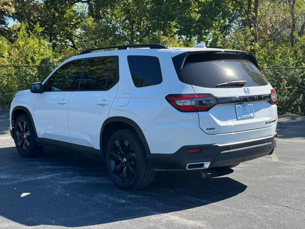 Certified Used 2025 White Honda Black Edition image 8