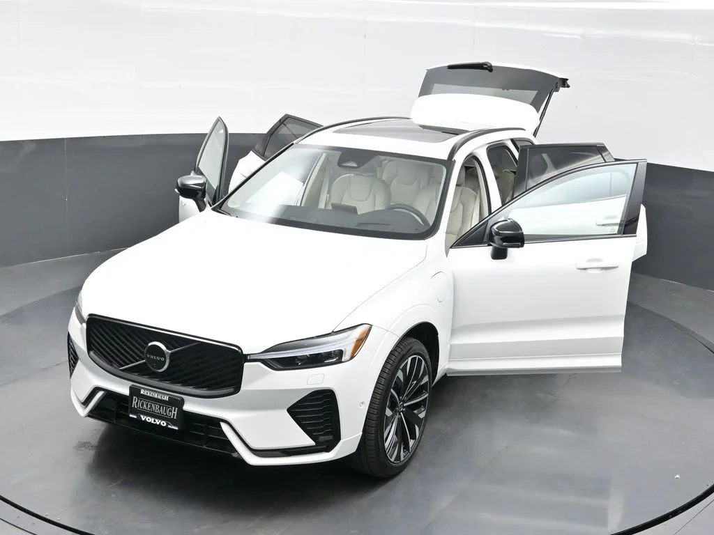 New 2026 Crystal White Volvo T8 Ultra image 37