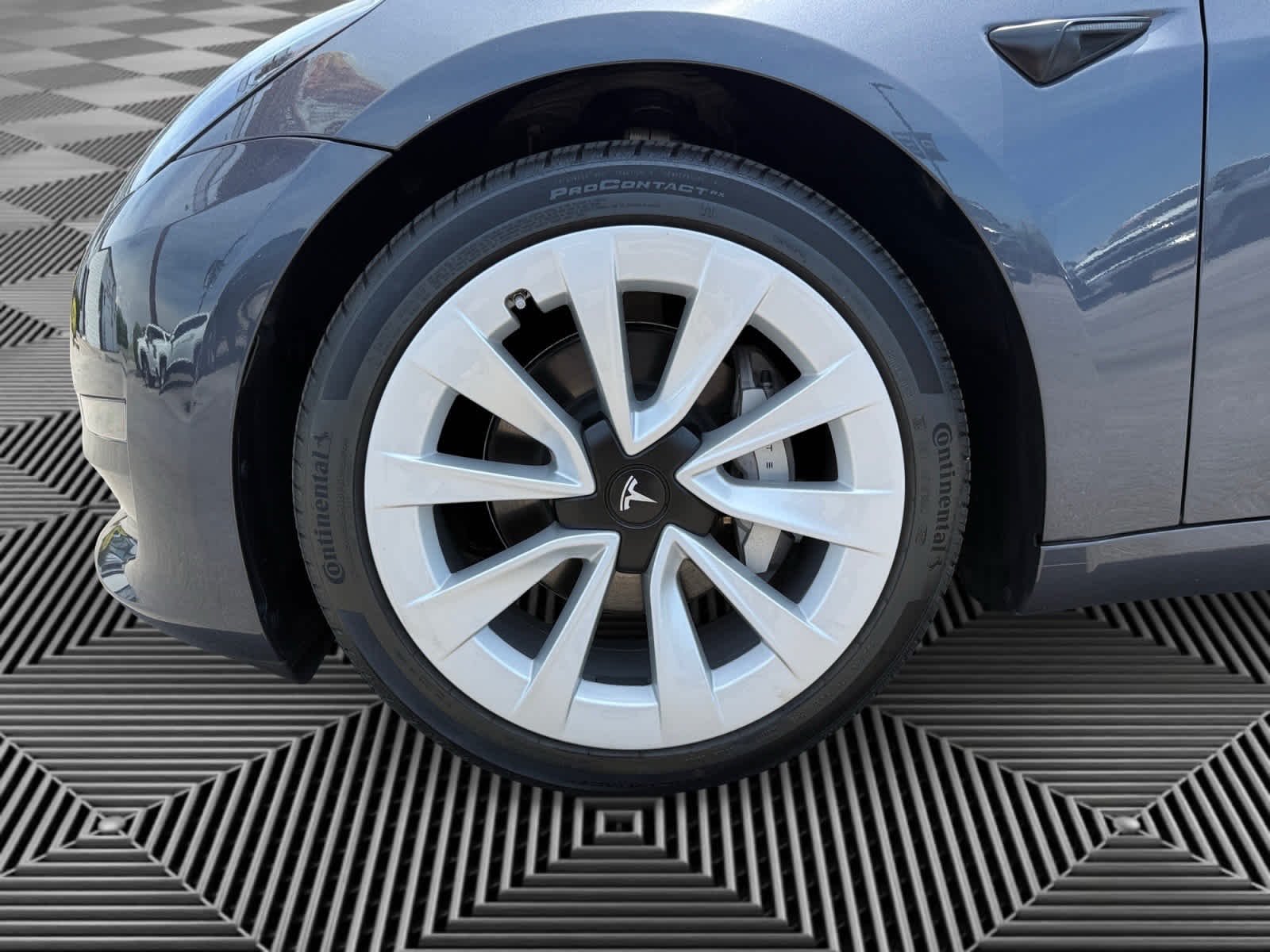Used 2023 Midnight Silver Metallic Tesla  image 9