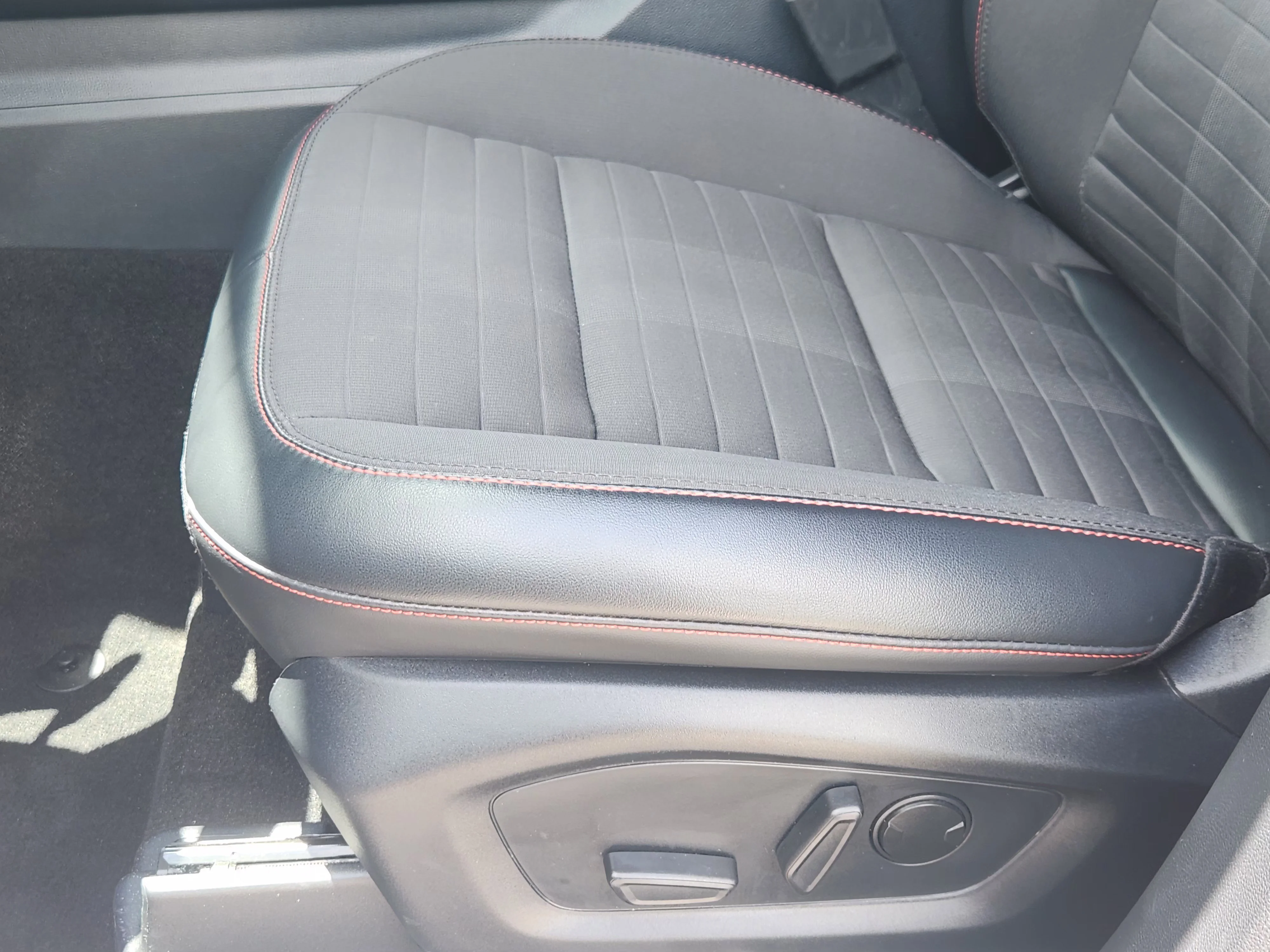 Used 2025  Ford ST-Line image 25