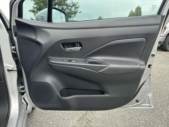 2025 Nissan Versa Sedan SV - Photo 8