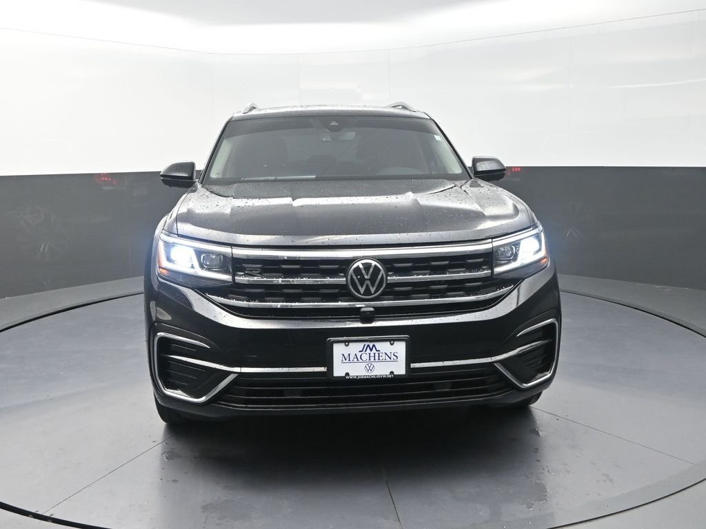 Used 2022 Black Volkswagen 3.6L V6 SEL Premium R-Line image 2