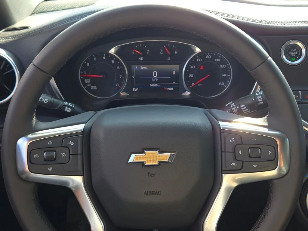 Used 2022 White Chevrolet LT image 32