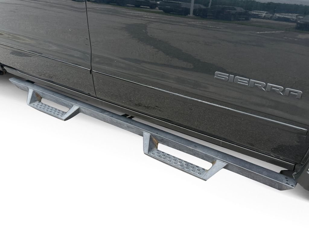 Used 2018 Black GMC SLE image 18