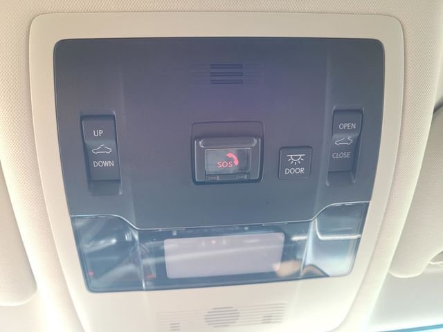 Used 2022 White Lexus 250 image 20