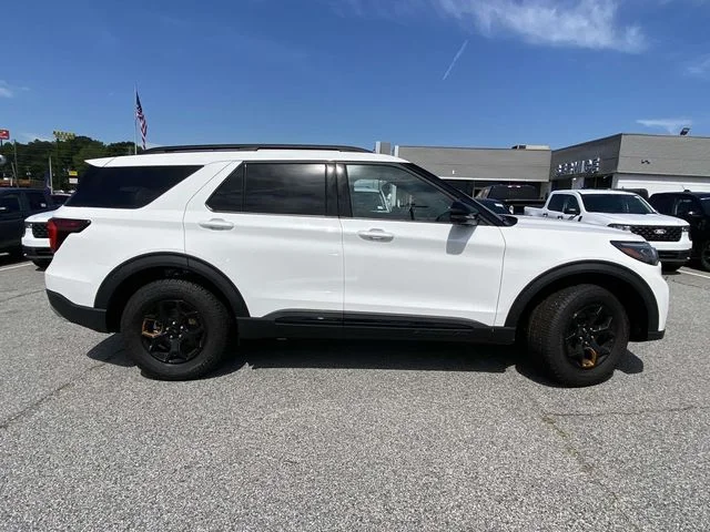 New 2026 White Ford Tremor image 2