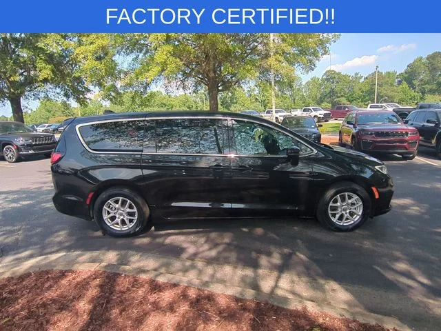 Used 2023 Black Chrysler Touring L image 6