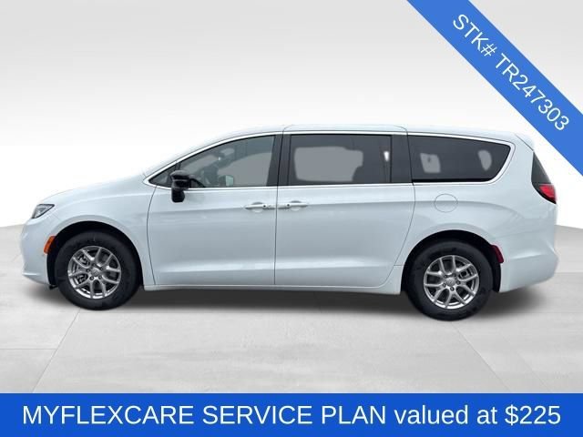 New 2026 Bright White Clear-Coat Exterior Paint Chrysler Select image 4