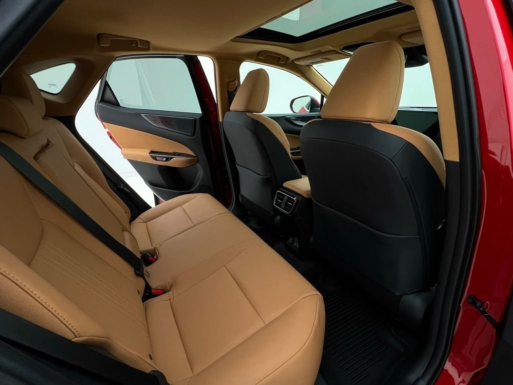2025 Lexus NX 350 - Photo 18