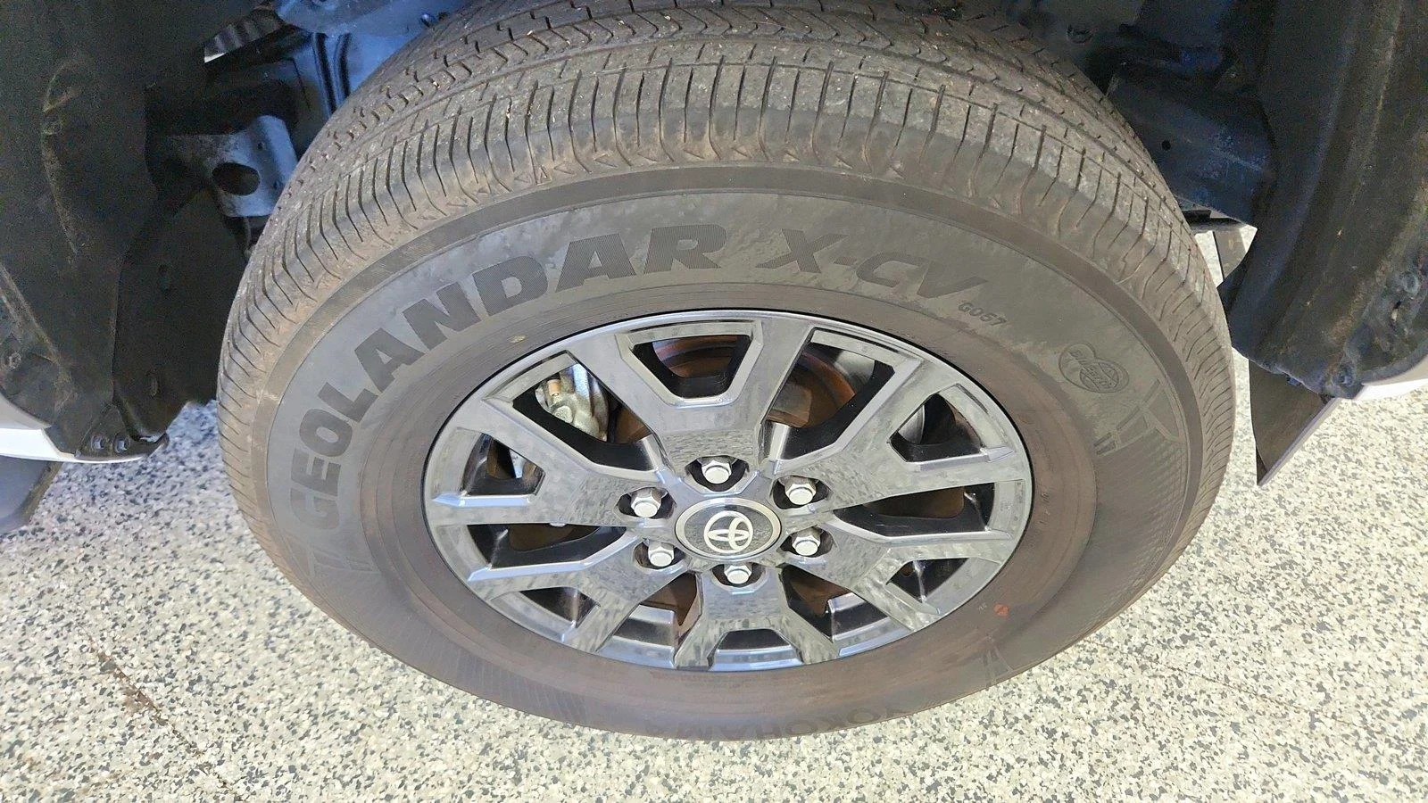 Used 2025 Ice Cap Toyota SR5 image 30