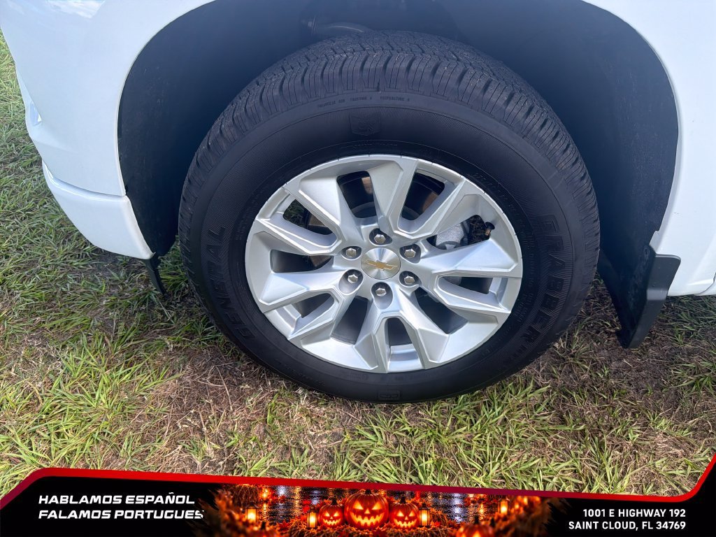 Used 2024 Summit White Chevrolet Custom image 10