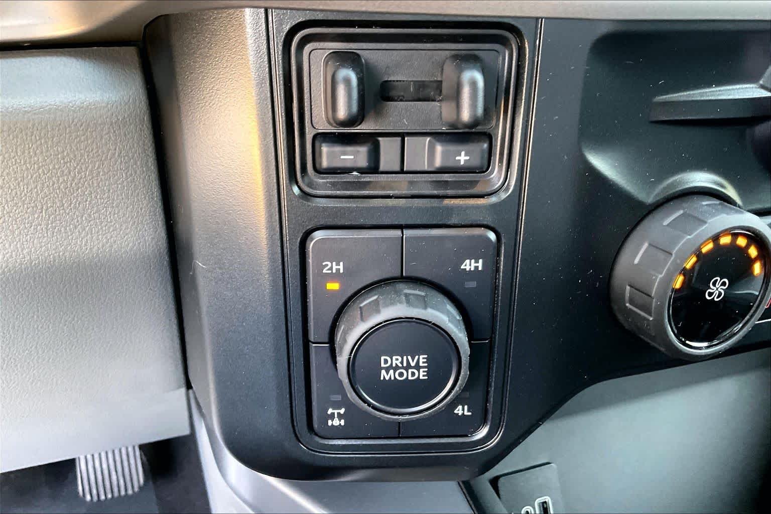 New 2026 Oxford White Ford F-250® XLT image 16