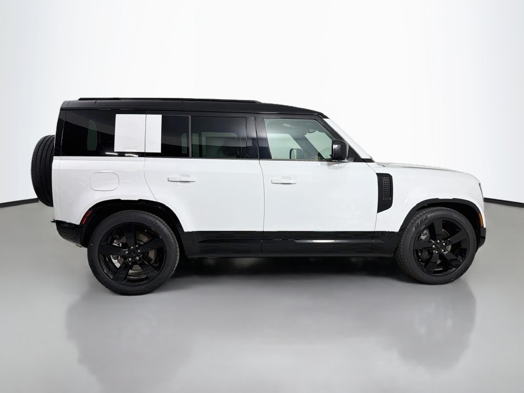 New 2026 Fuji White Land Rover X-Dynamic SE image 4