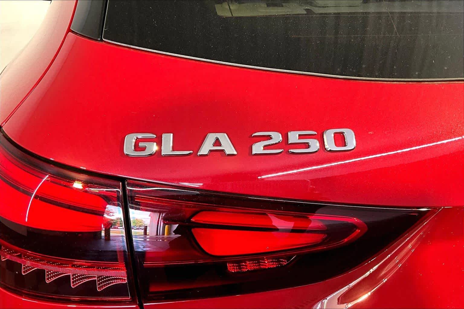 New 2026 MANUFAKTUR Patagonia Red Metallic Mercedes-Benz GLA 250 image 6