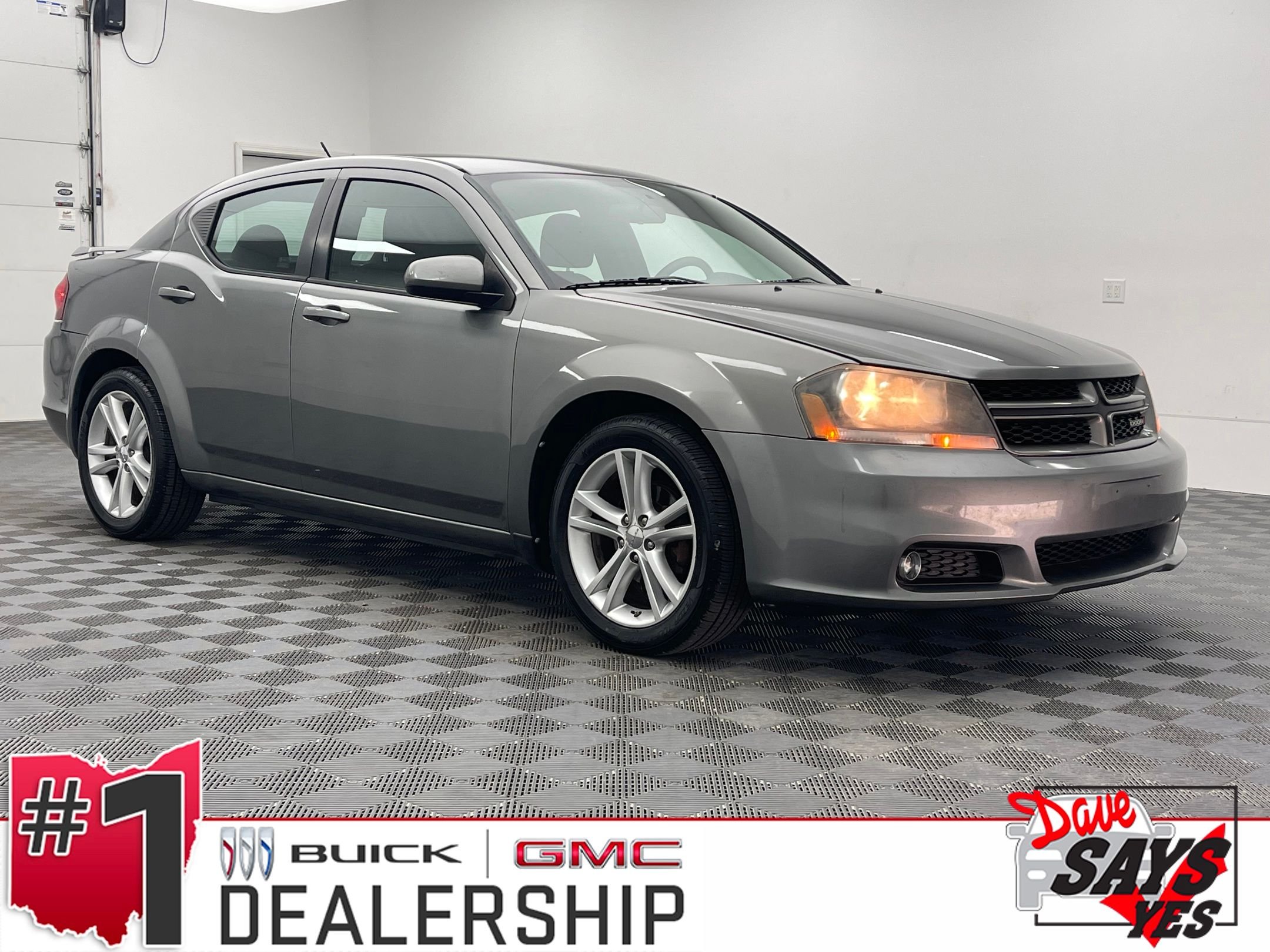 Used 2013 Mineral Gray Metallic Clearcoat Dodge SXT image 1