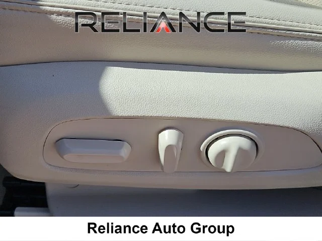 Used 2023 White GMC Denali image 9