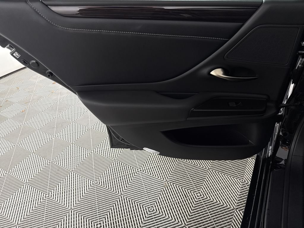 Used 2019 Black Lexus 350 image 12
