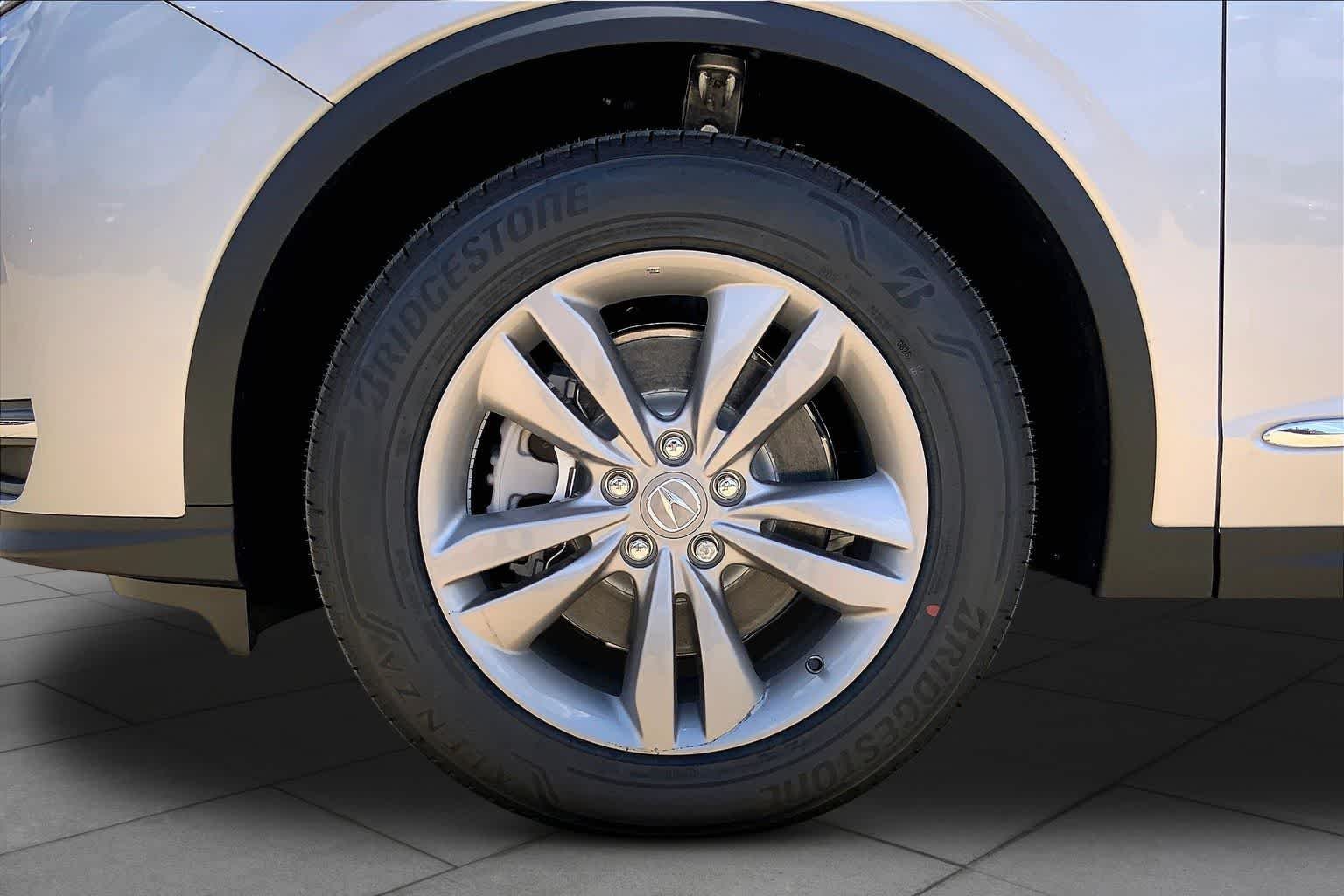 New 2026 Solar Silver Metallic Acura  image 12