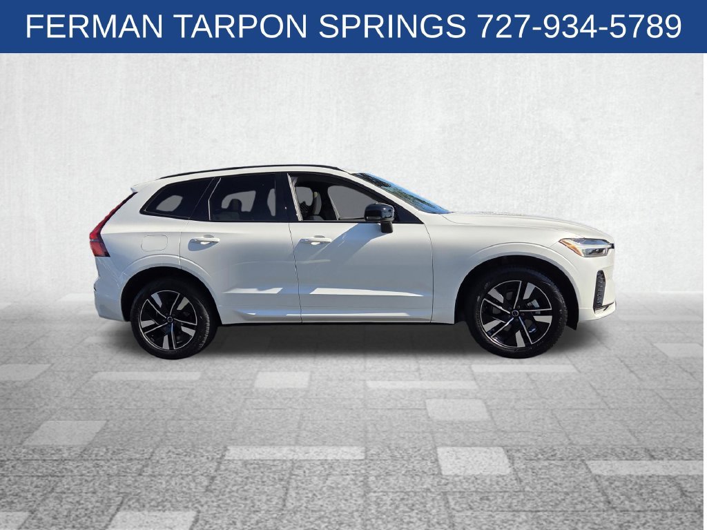 New 2026 Crystal White Volvo Core image 8