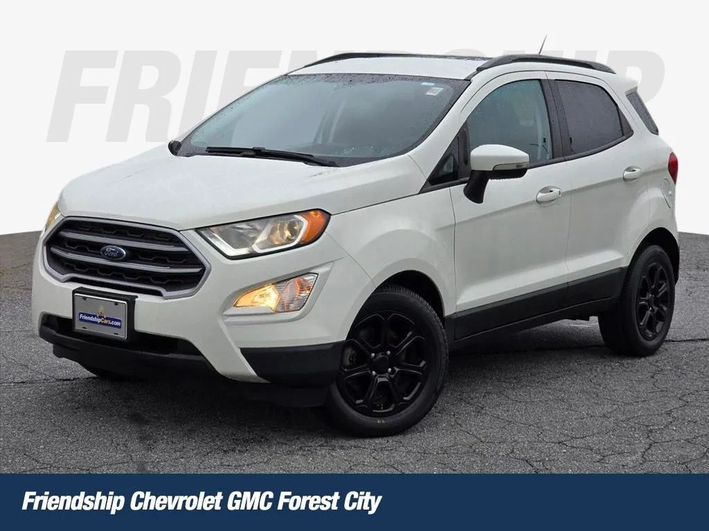 Used 2021 White Ford SE image 1