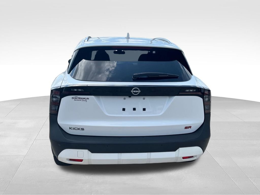 Used 2025 White Nissan SR image 4