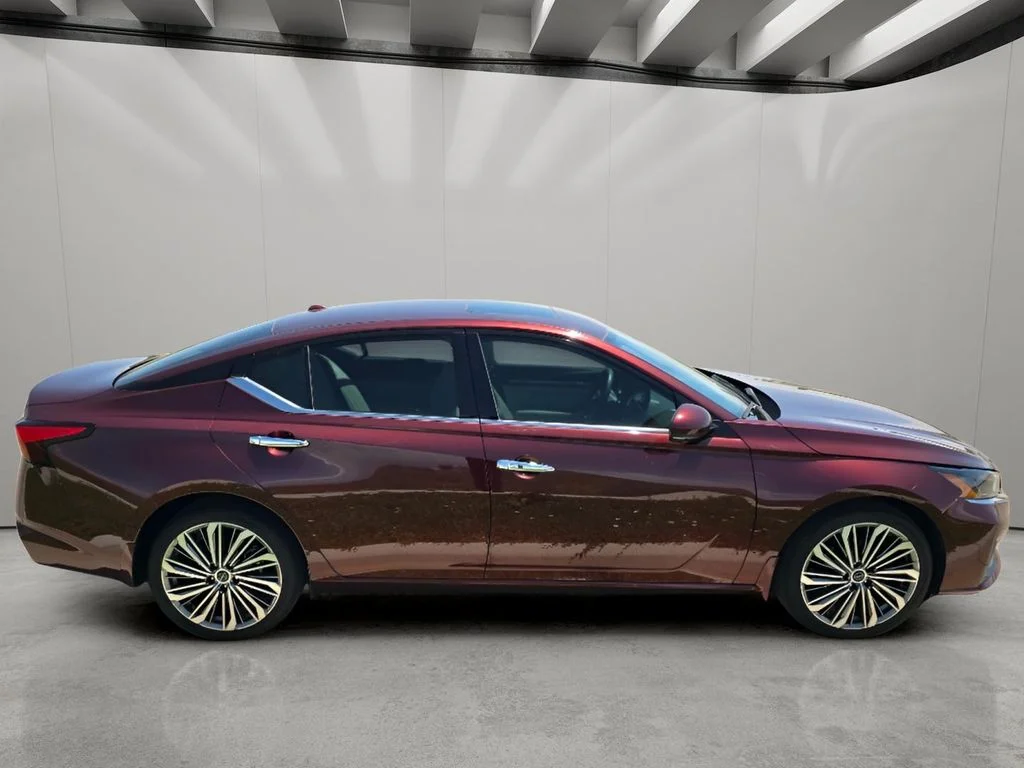 Used 2023 Garnet Pearl Metallic Nissan 2.5 SL image 6