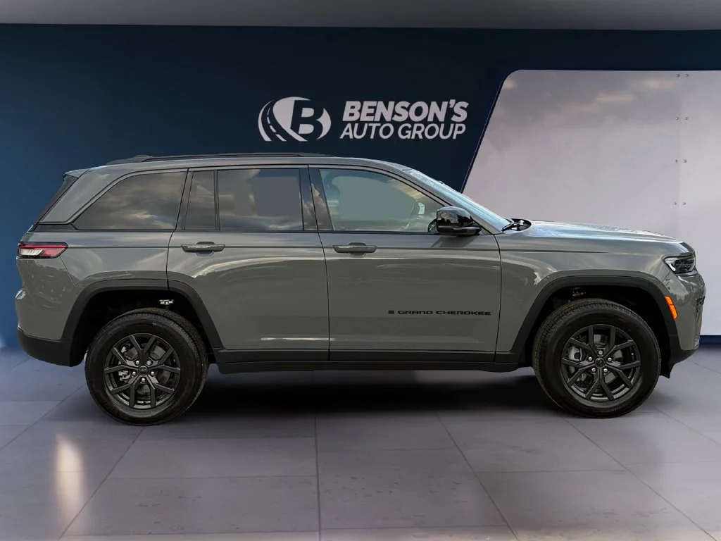 New 2027 Gray Jeep Laredo Altitude image 6