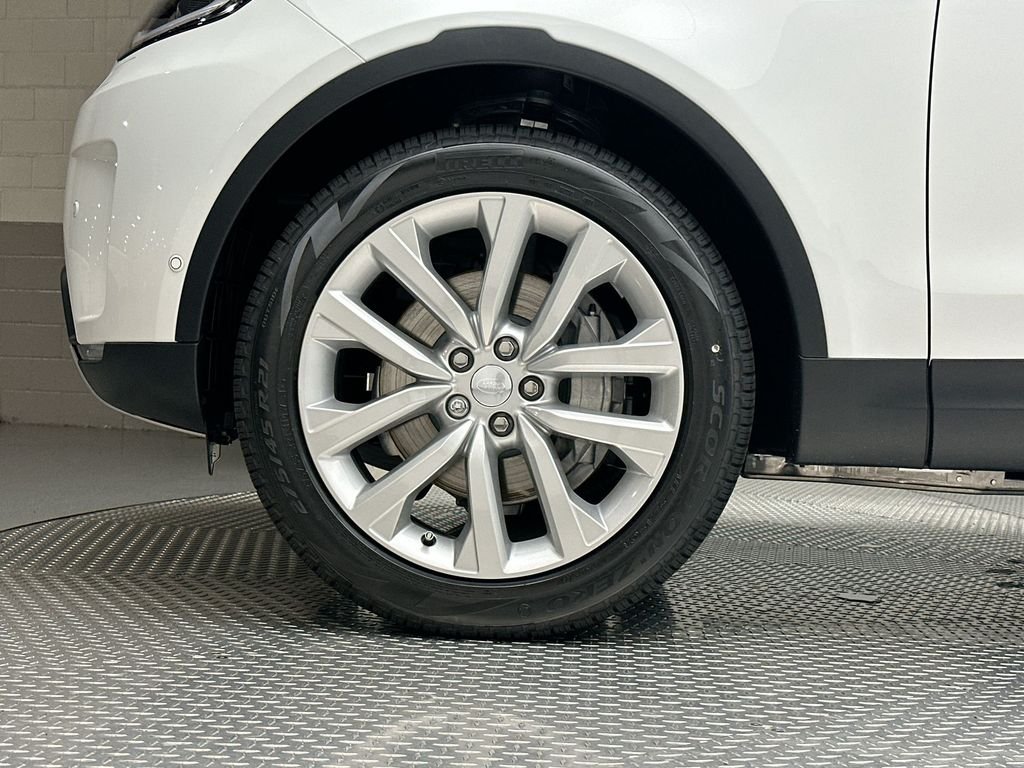 New 2026 Fuji White Land Rover S image 5