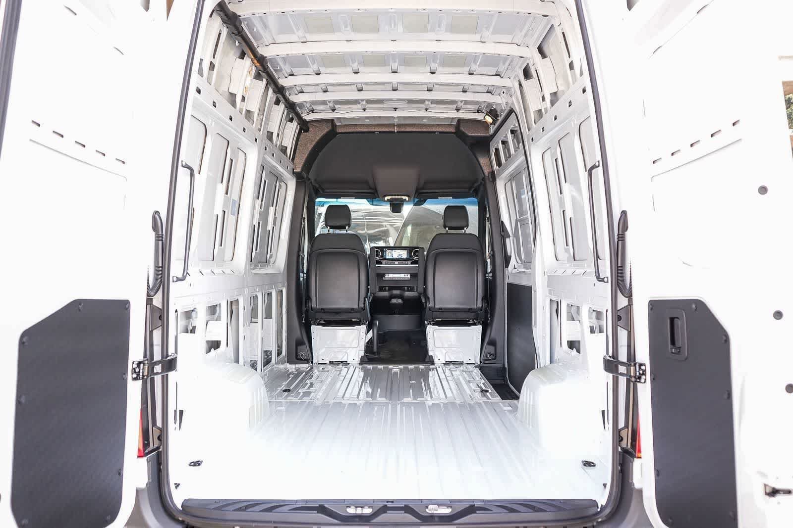 New 2026 Arctic White Mercedes-Benz Cargo 144WB High Roof RWD 2.0L I4 Diesel Turbo HO image 30