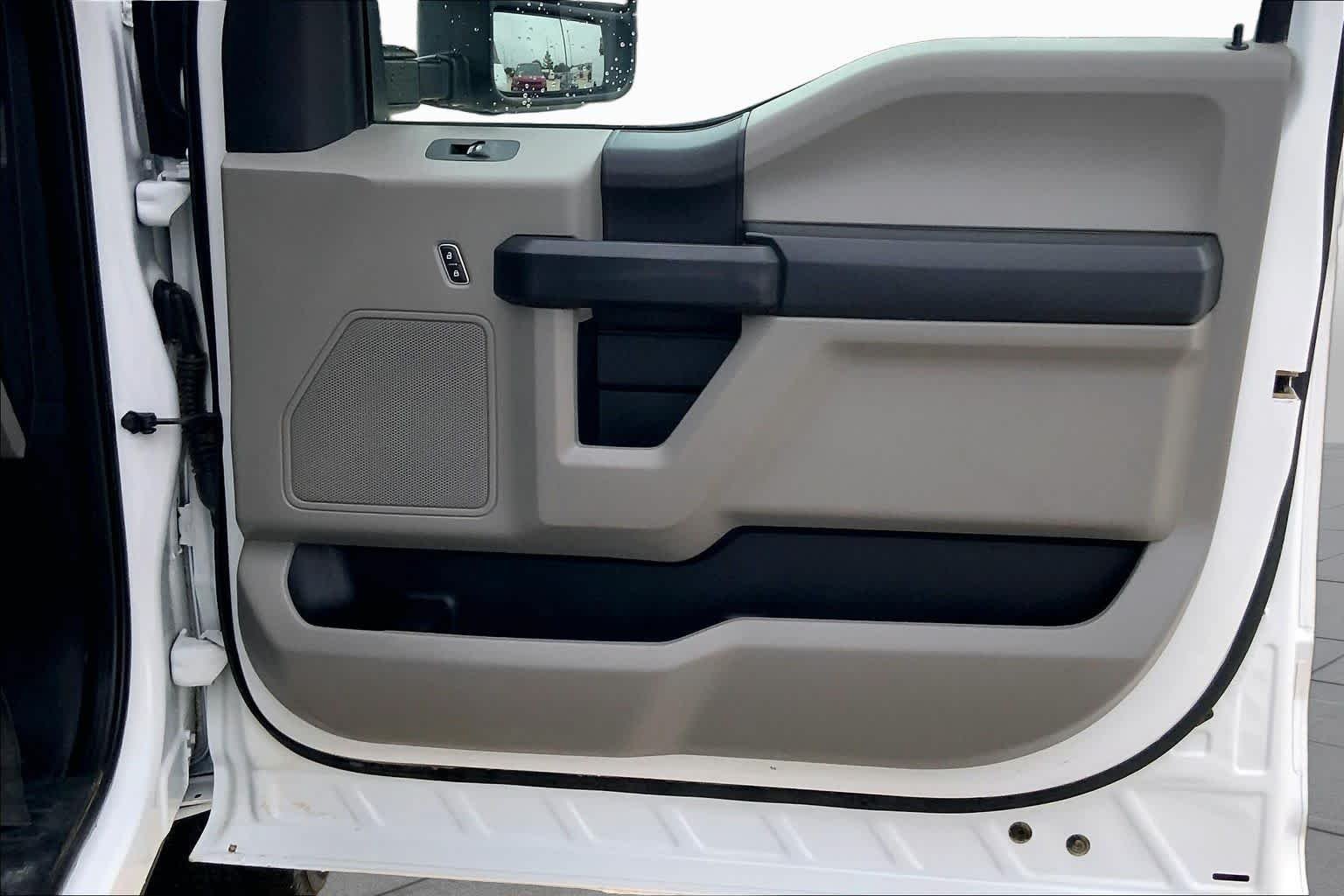 Used 2021 Oxford White Ford XL image 22