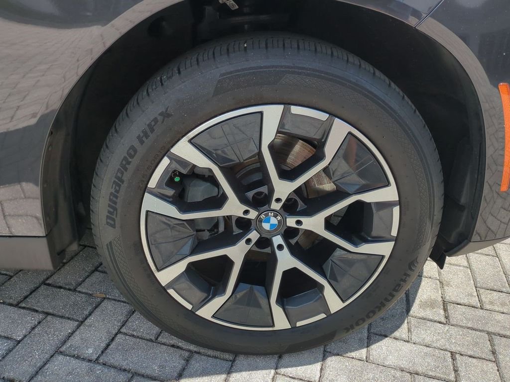 New 2026 Dark Graphite BMW 30 xDrive image 11