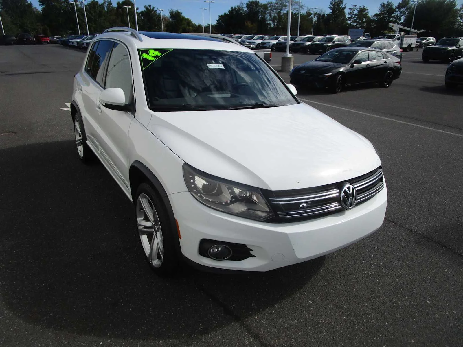 Used 2014 Pure White Volkswagen R-Line image 3