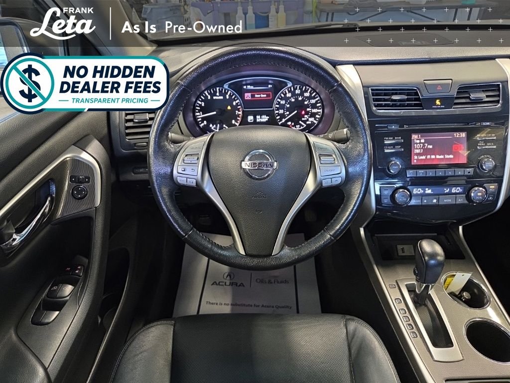 Used 2013 Pearl White Metallic Nissan  image 18
