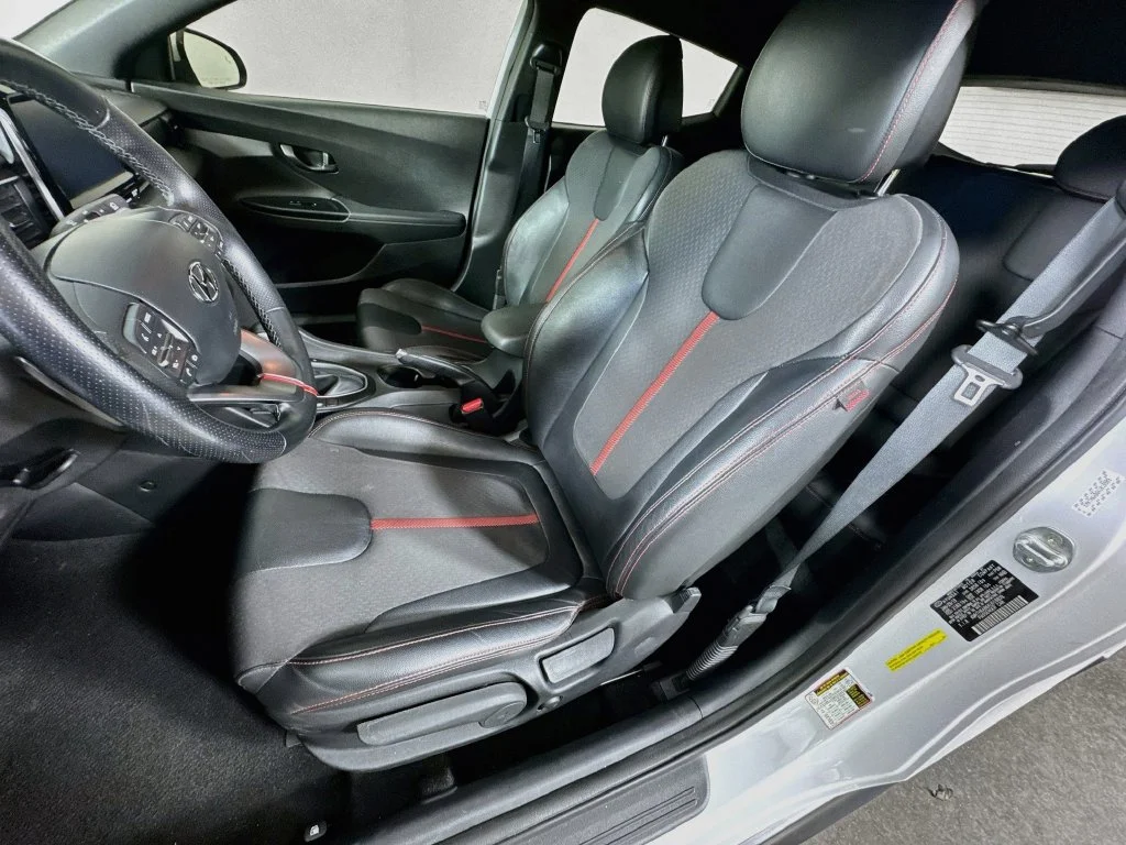 Used 2019 White Hyundai Turbo image 25