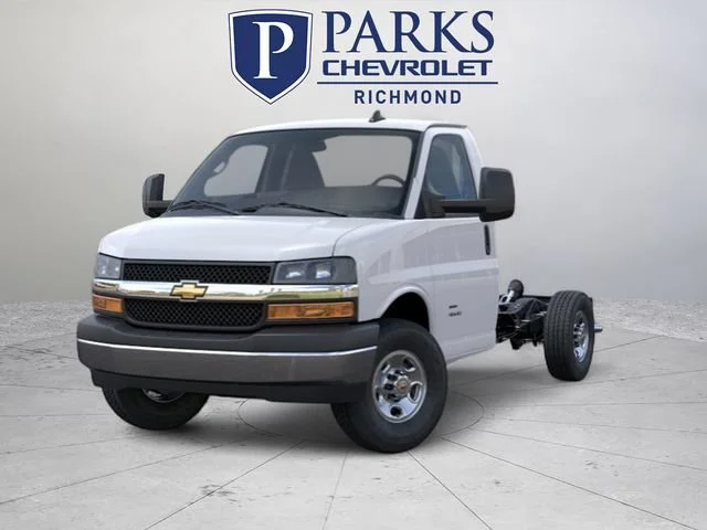 New 2025 Summit White Chevrolet 1WT image 10