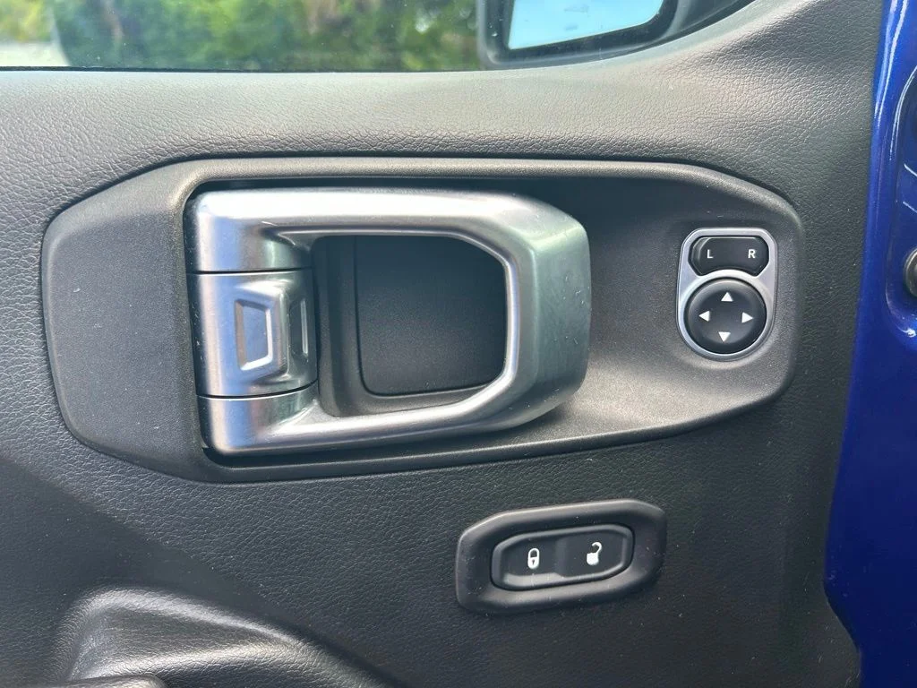 Used 2019 Blue Jeep Unlimited Sport S image 33