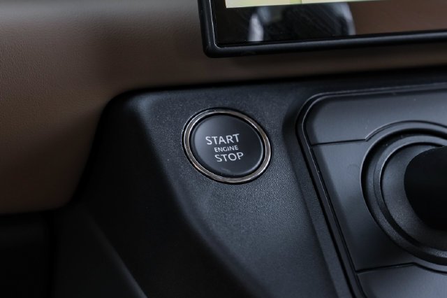 New 2026 Fuji White Land Rover X-Dynamic SE image 27