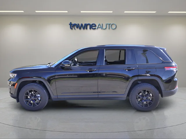 Used 2022 Black Jeep Limited image 2