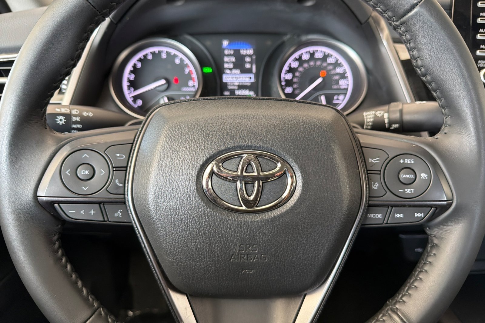 Used 2023 Ice Cap Toyota SE image 21