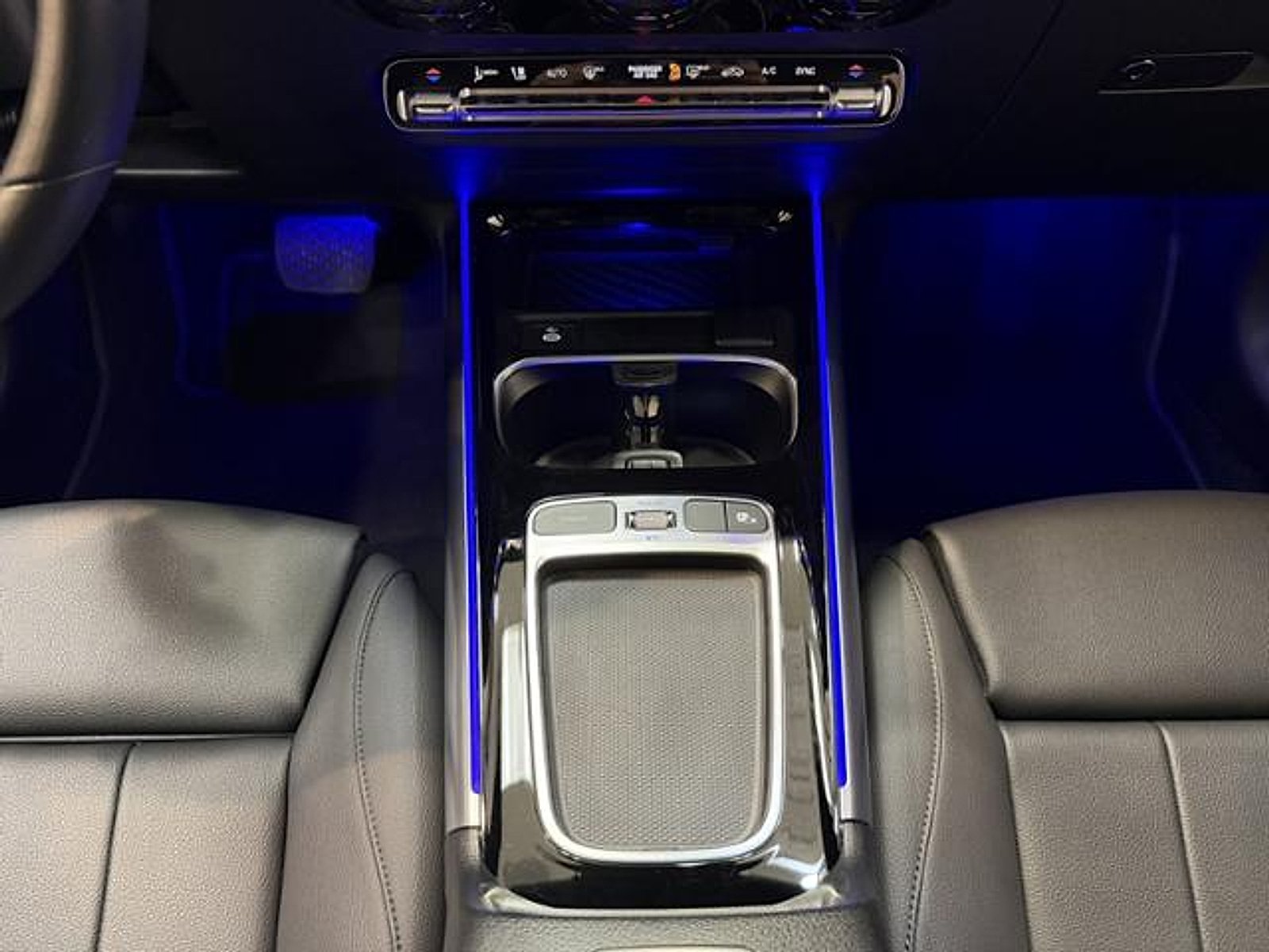 Used 2025 Cirrus Silver Metallic Mercedes-Benz 4MATIC® image 15
