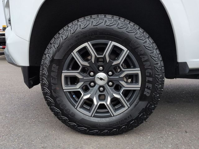 Used 2023 Summit White Chevrolet Z71 image 74