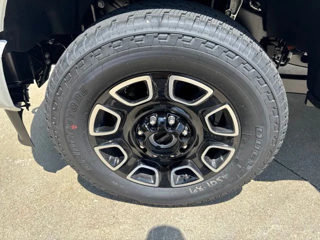 New 2026 Star White Metallic Tri-Coat Ford F-350® Platinum® image 13