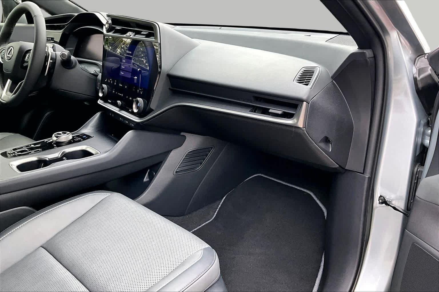 Used 2026 Iridium Lexus Premium image 18