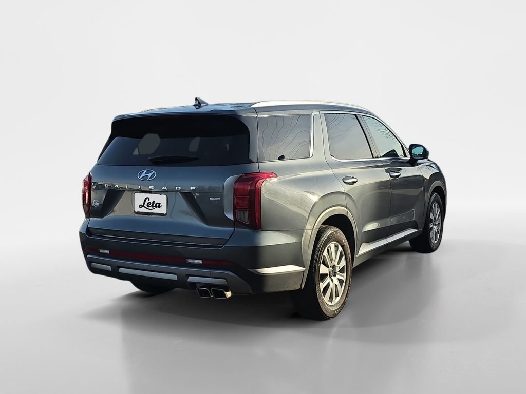 Used 2025 Graphite Hyundai SEL image 4